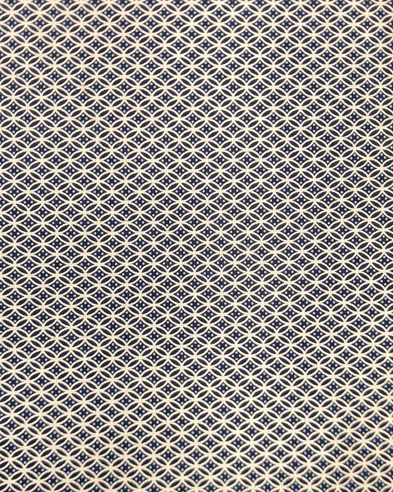 0472 Gold Shippo Design on Black