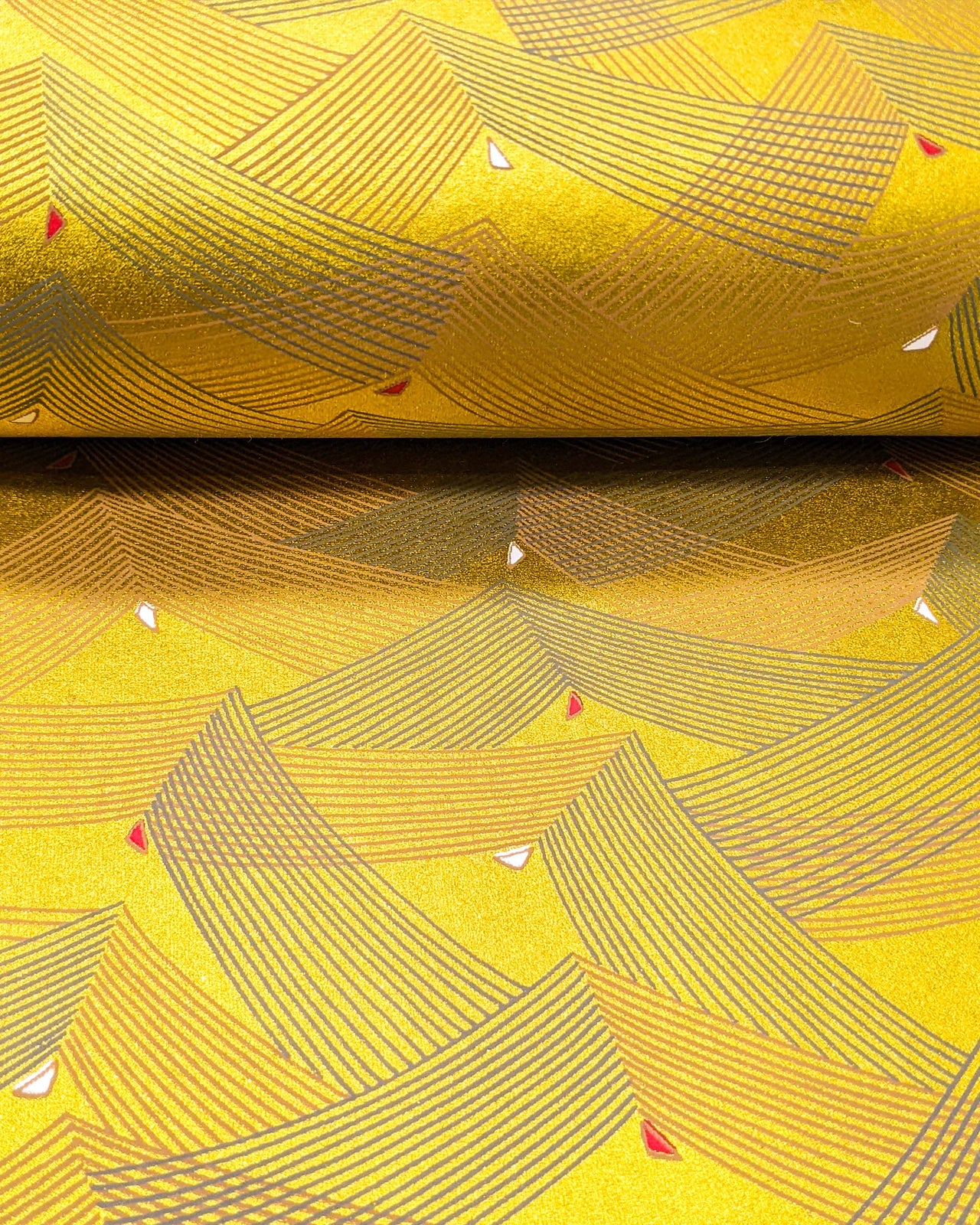 0631 Brown & Blue Triangles on Gold