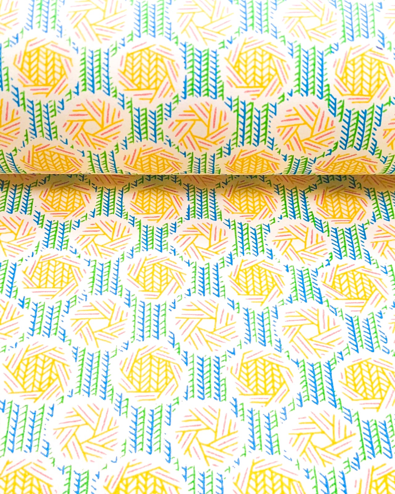 0986 Yellow Circles & Green Stripes on White