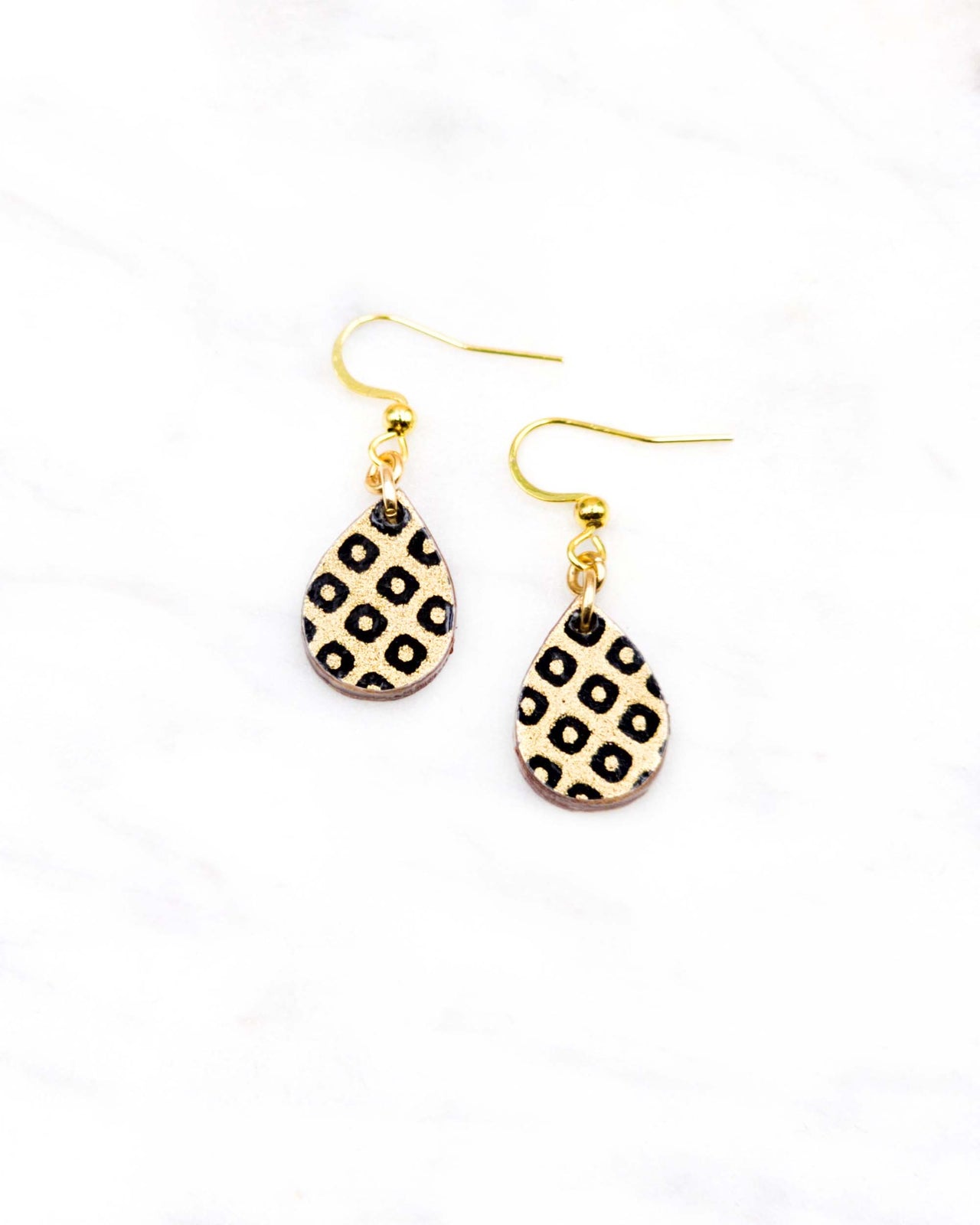 (XS) Teardrop Earrings