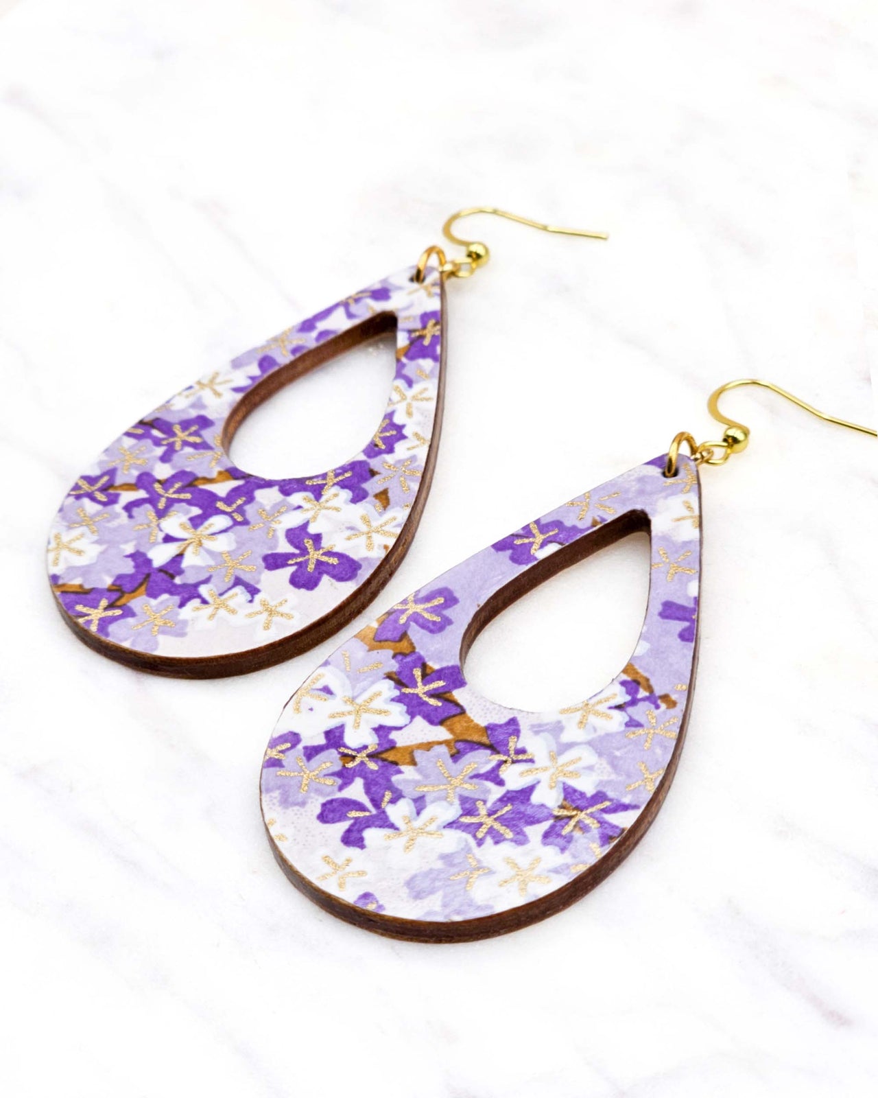 (L) Hollow Teardrop Earrings