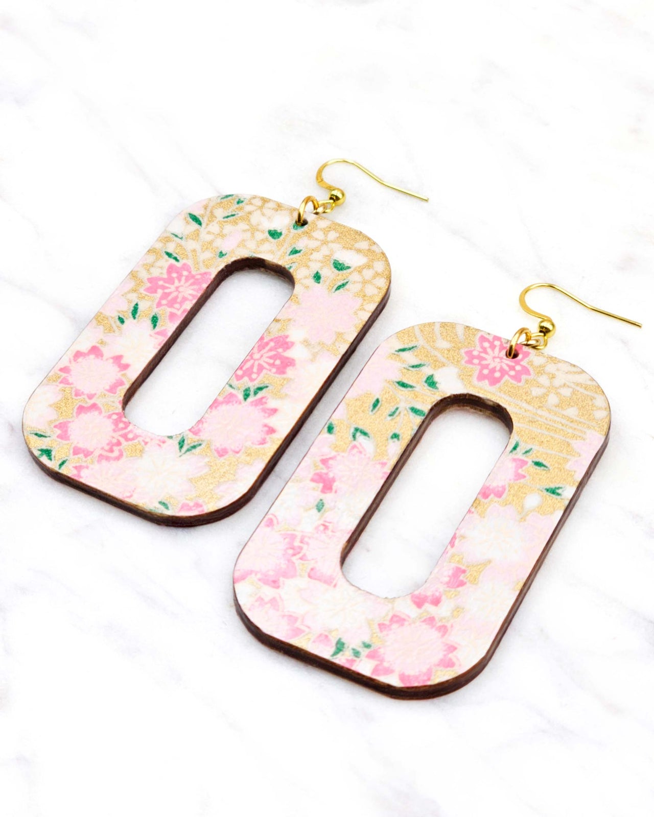 (L) Hollow Rounded Rectangle Earrings