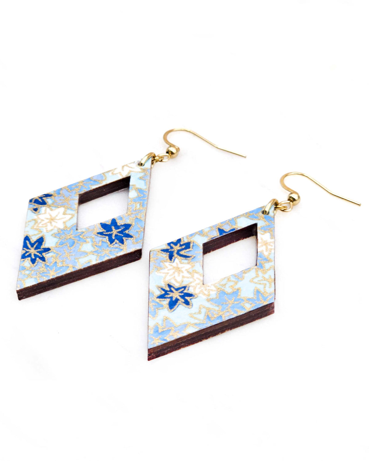 Medium wooden hollow diamond shaped earrings featuring small blue and white momiji (maple leaves) on a light blue background with metallic gold details.