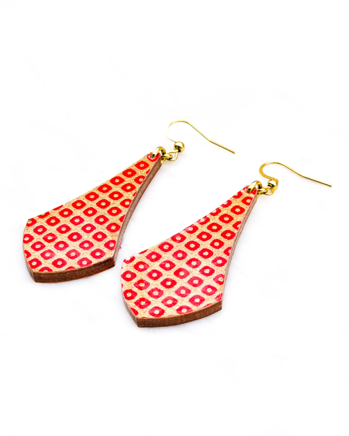 Medium wooden long anchor shaped earrings featuring a traditional metallic gold and red kanoko design.