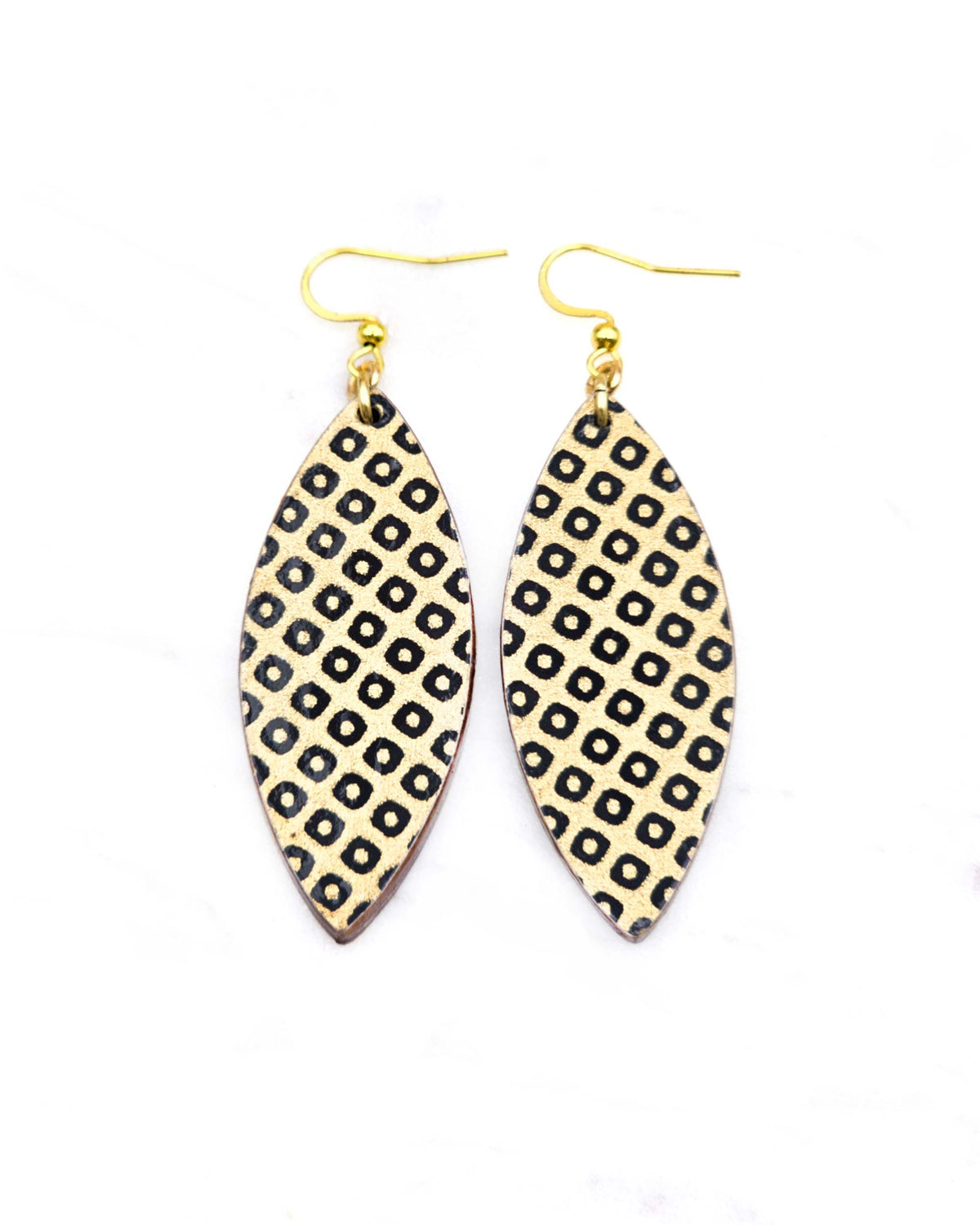 Medium wooden thin pointed oval shaped earrings featuring a traditional black and gold kanoko design.