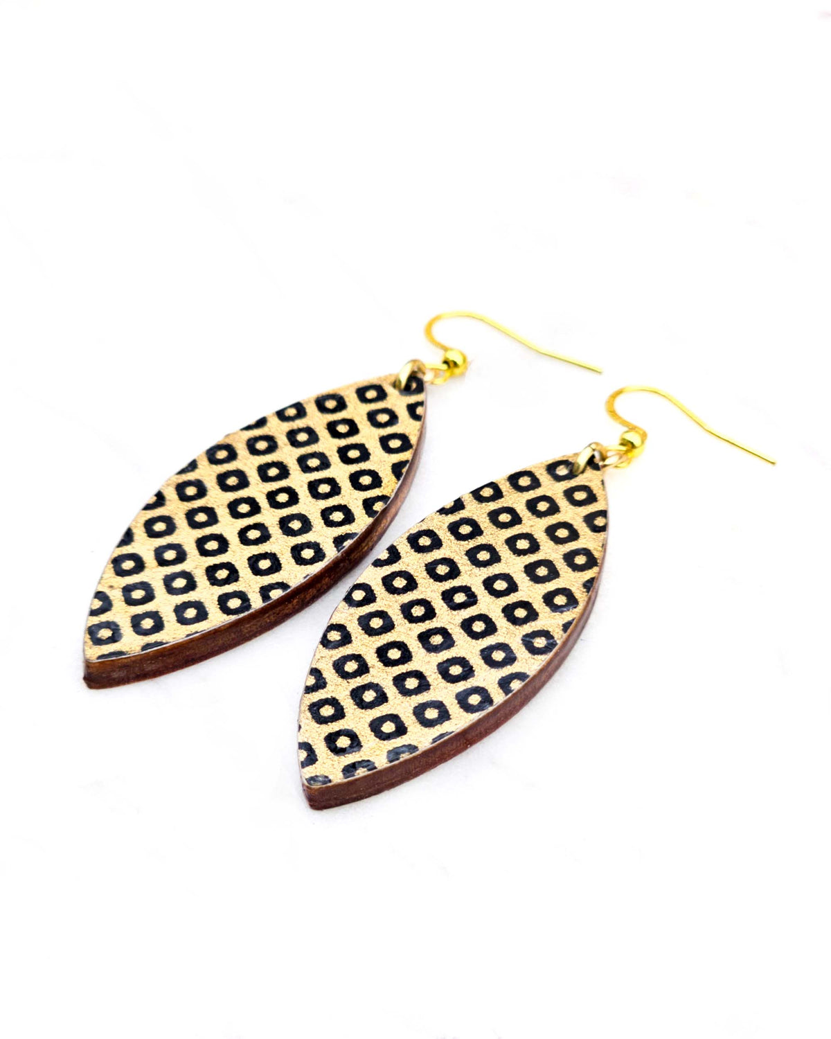 Medium wooden thin pointed oval shaped earrings featuring a traditional black and gold kanoko design.