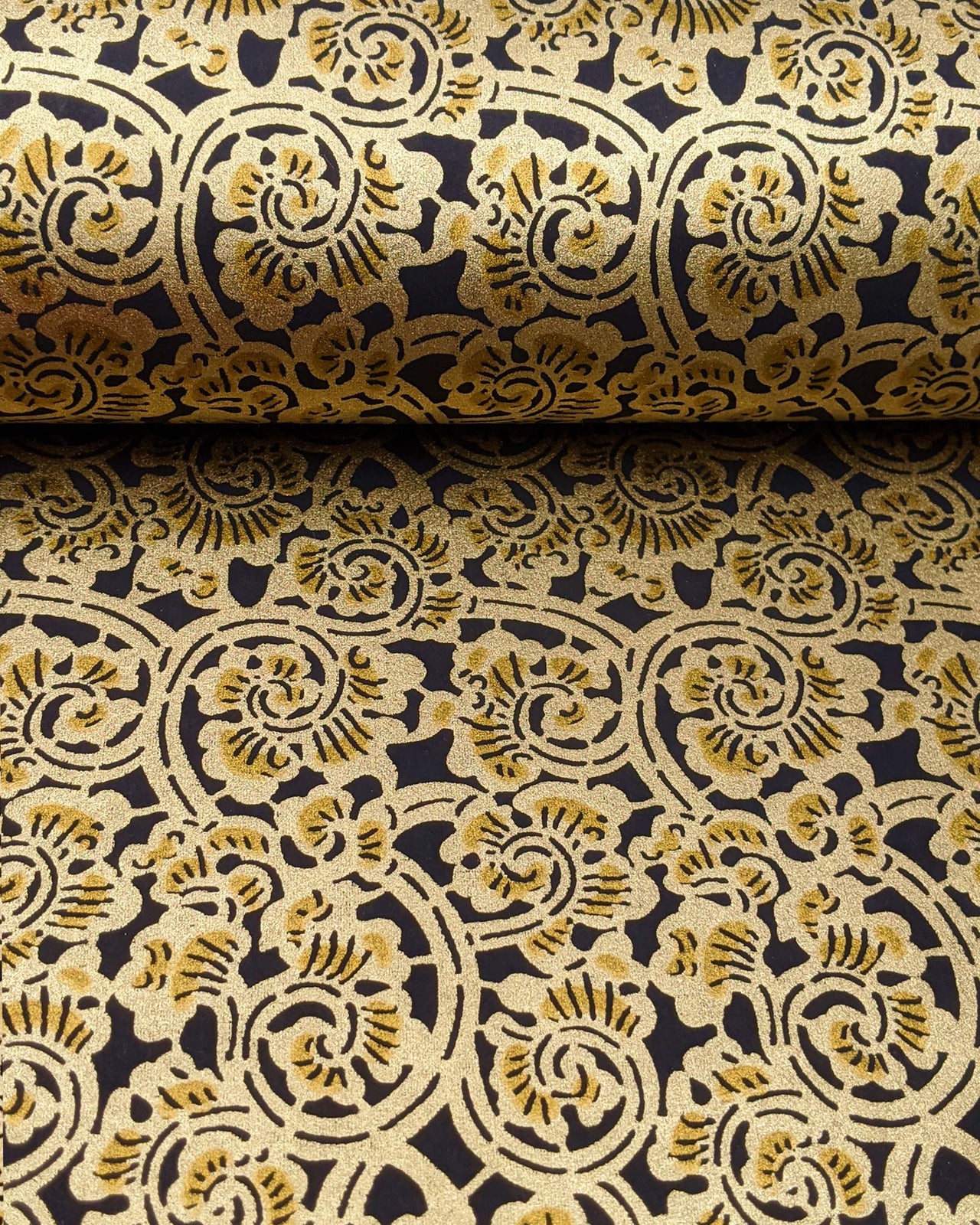 0010 Gold Motif on Black