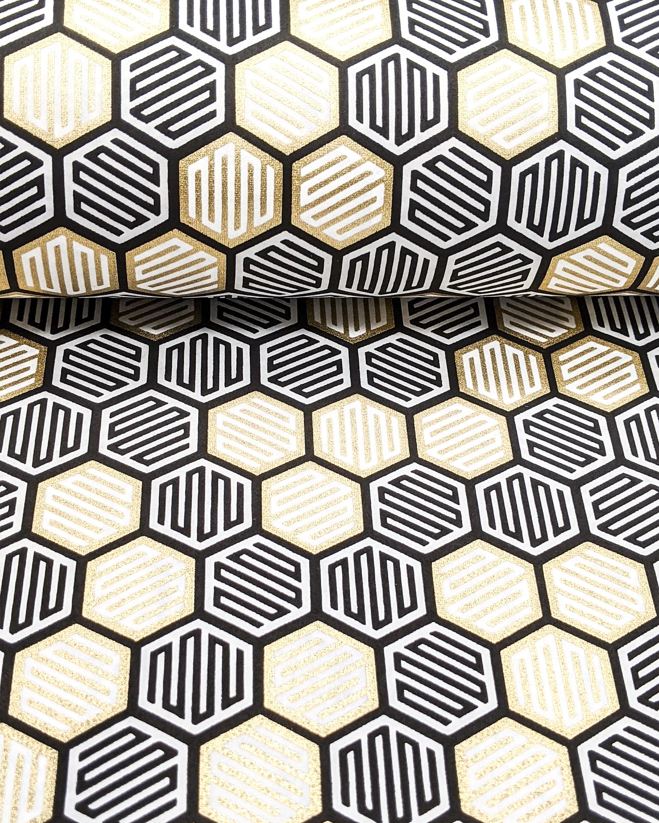 1044 Black & Gold Hexagons