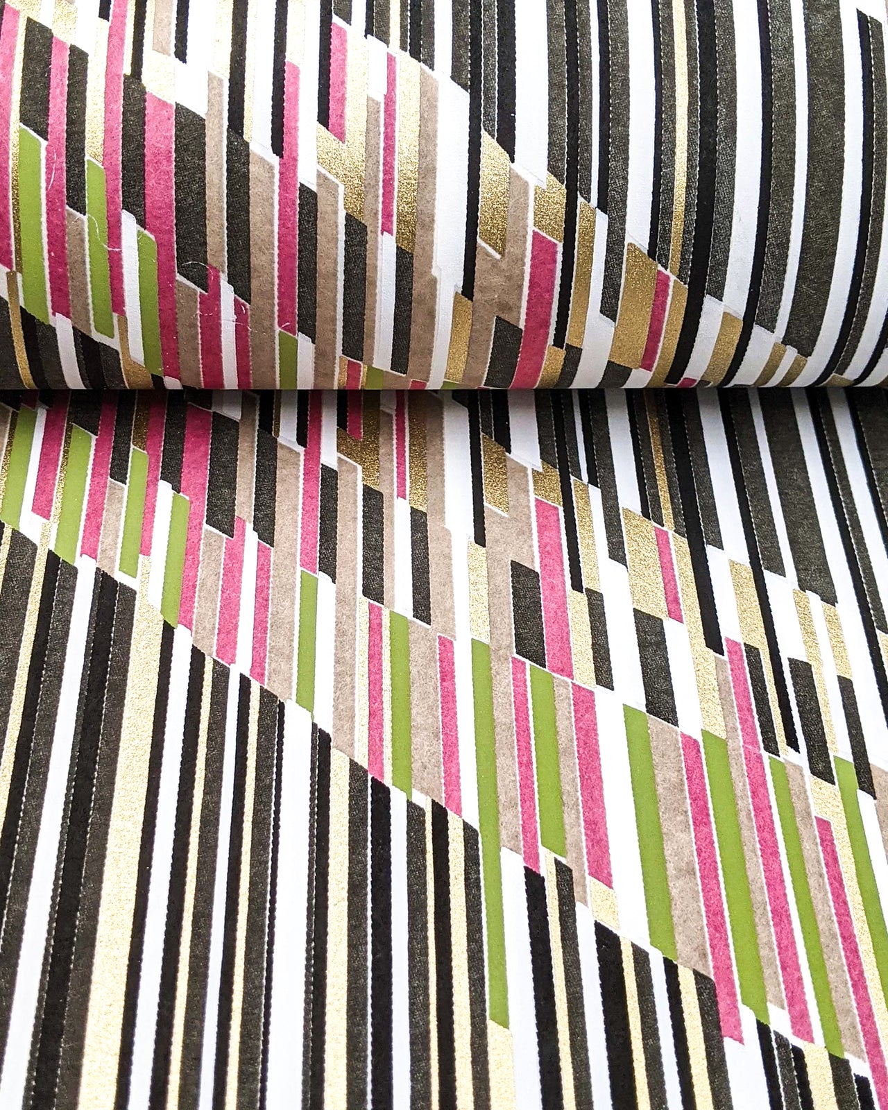 1057 Pink & Green Abstract Stripes