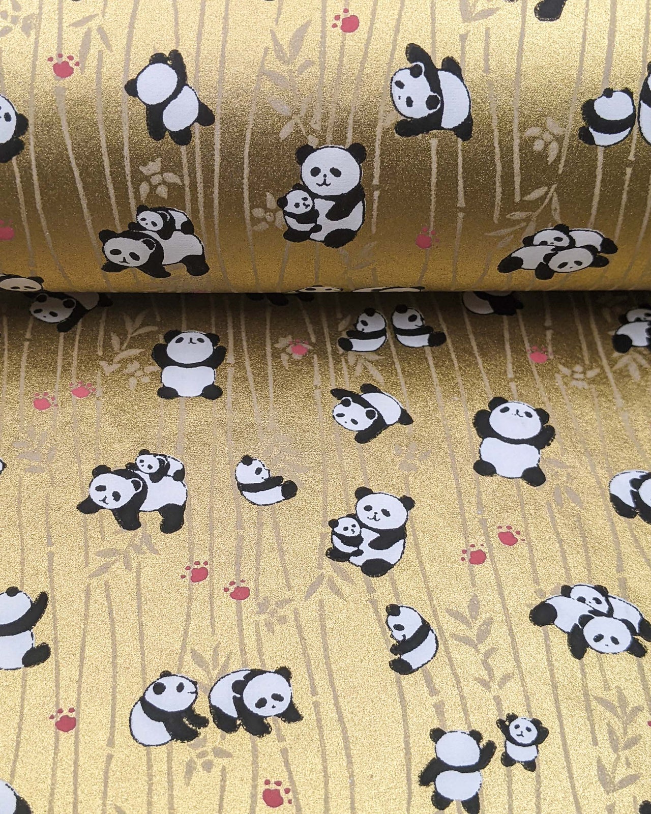 1066 Pandas on Gold