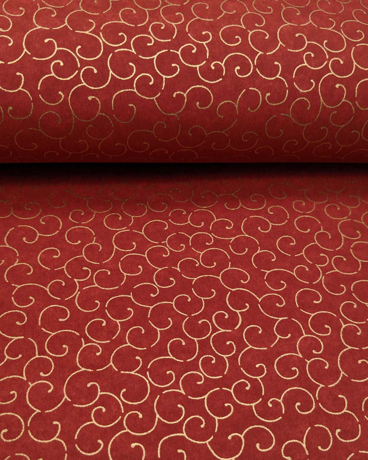 0172 Gold Swirls on Red