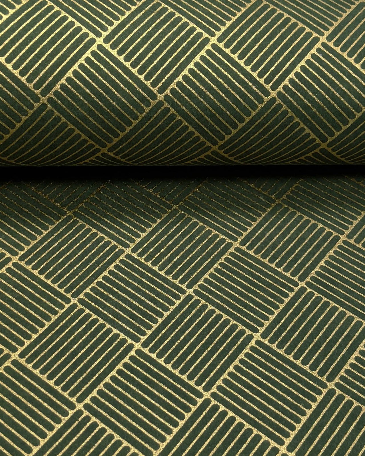 0206 Gold San Kuzushi on Dark Green