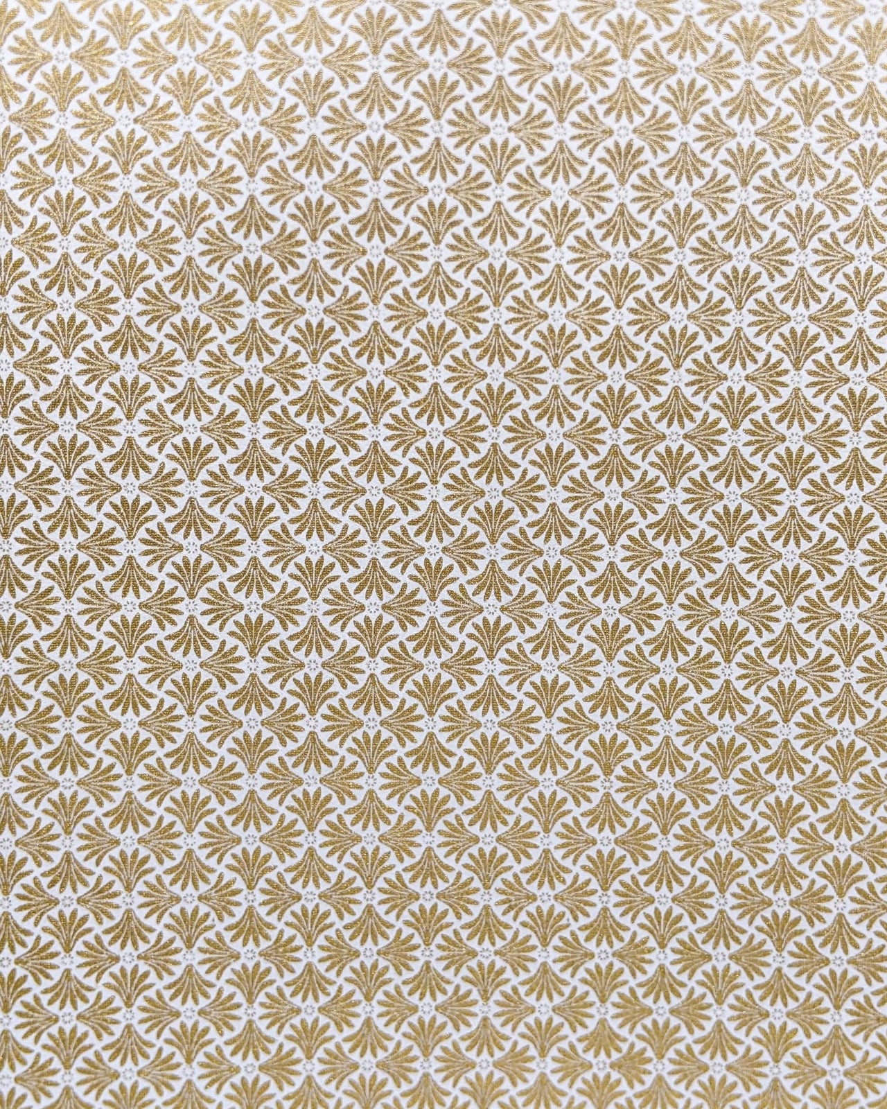 0286 Gold Geometric Pattern on White
