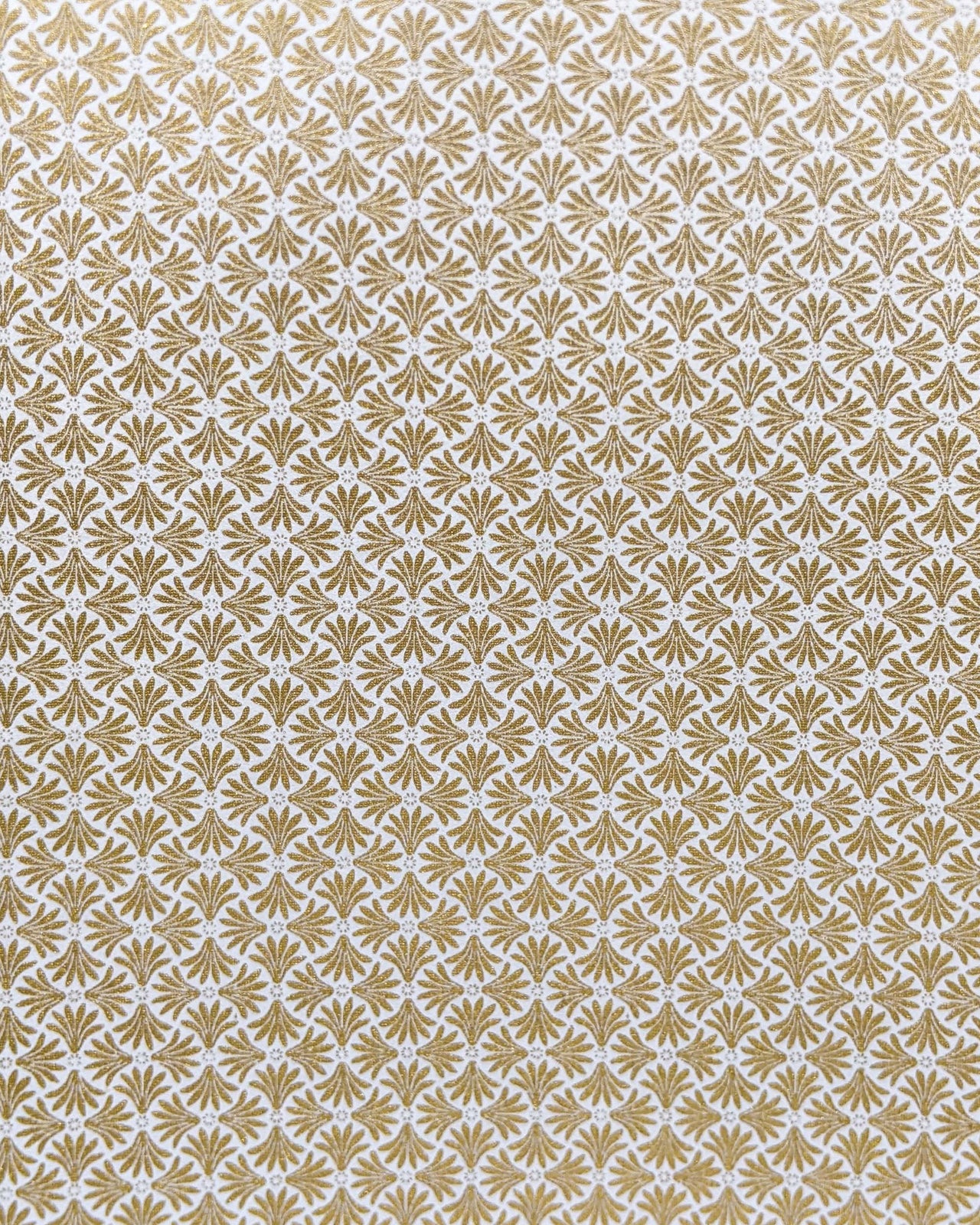 0286 Gold Geometric Pattern on White