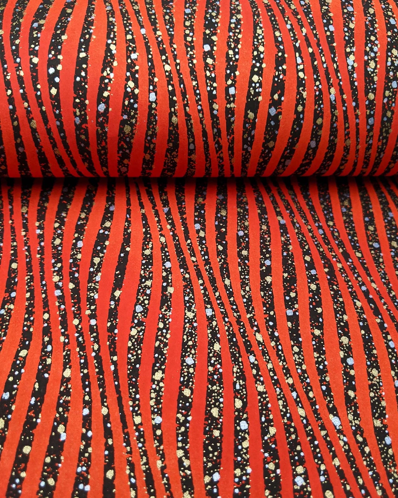 0334 Red Swirls on Black