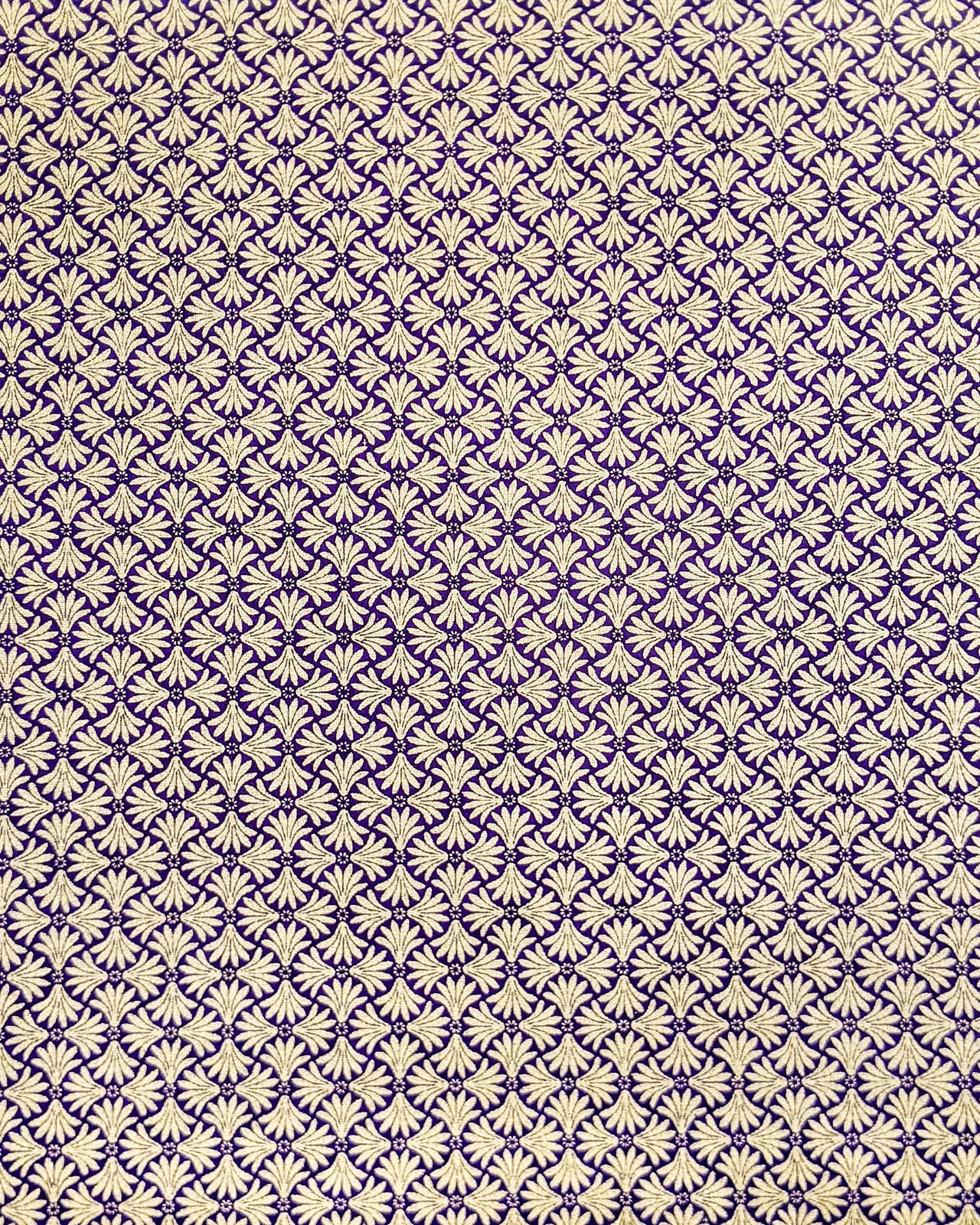 0338 Gold Geometric Pattern on Purple