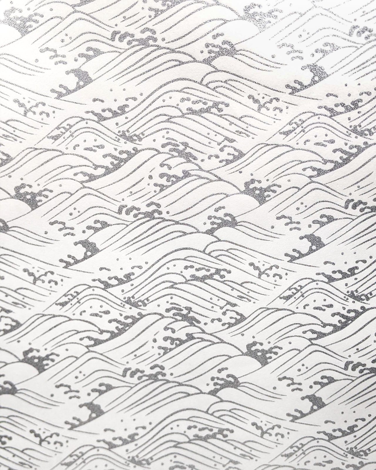 0401 Silver Waves on White