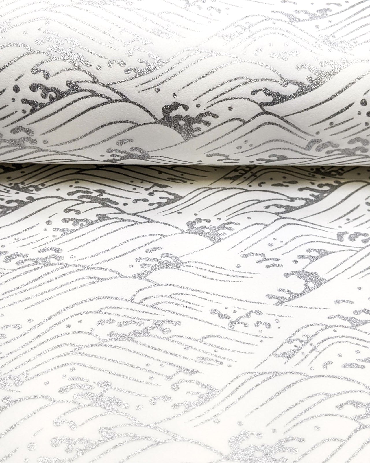 0401 Silver Waves on White