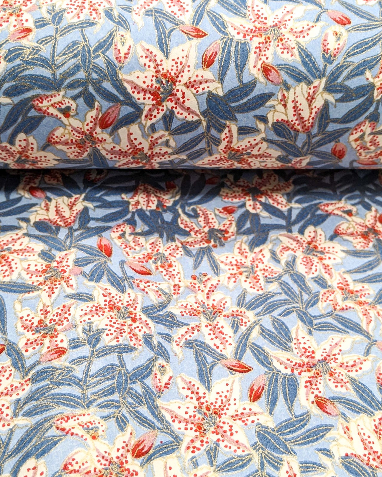 0529 White & Red Lilies on Blue