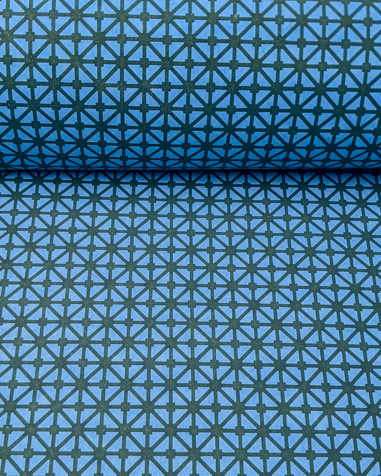 0575 Blue Geometric Grid