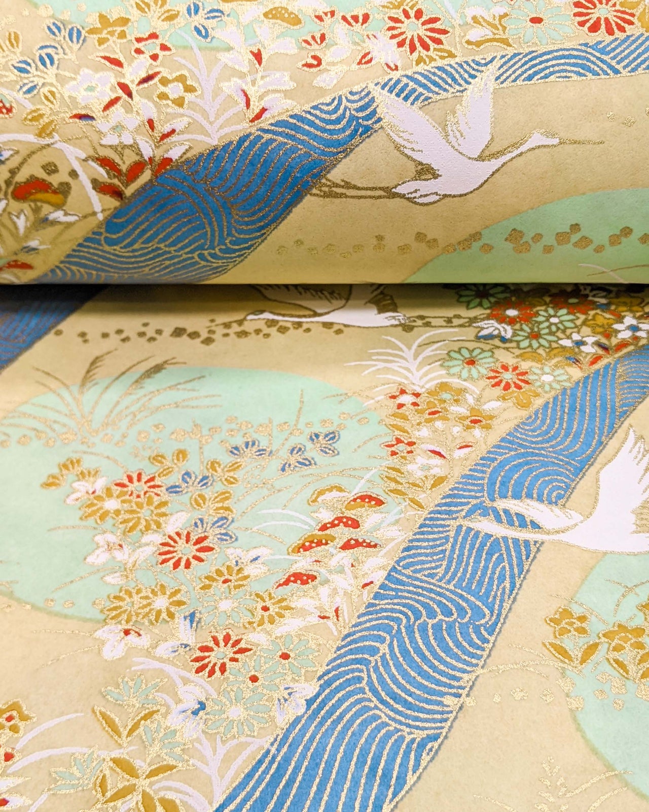0755 Cranes on Blue & Cream