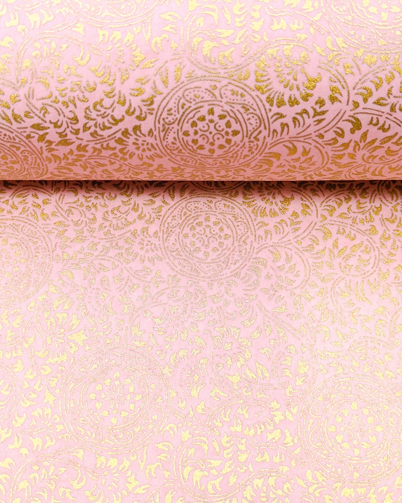 0783 Gold Filigree Circles on Pink