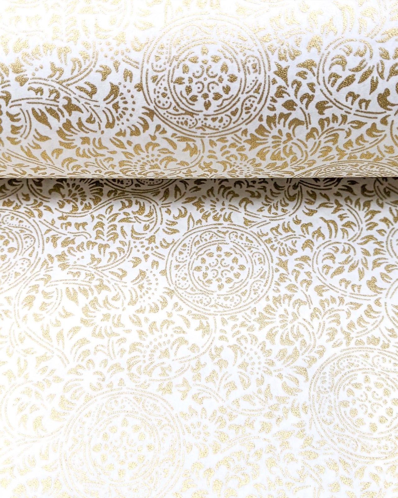 0785 Gold Filigree Circles on White