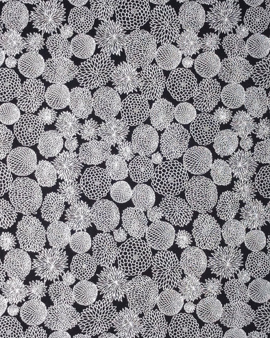 0790 Small Silver Chrysanthemums on Black