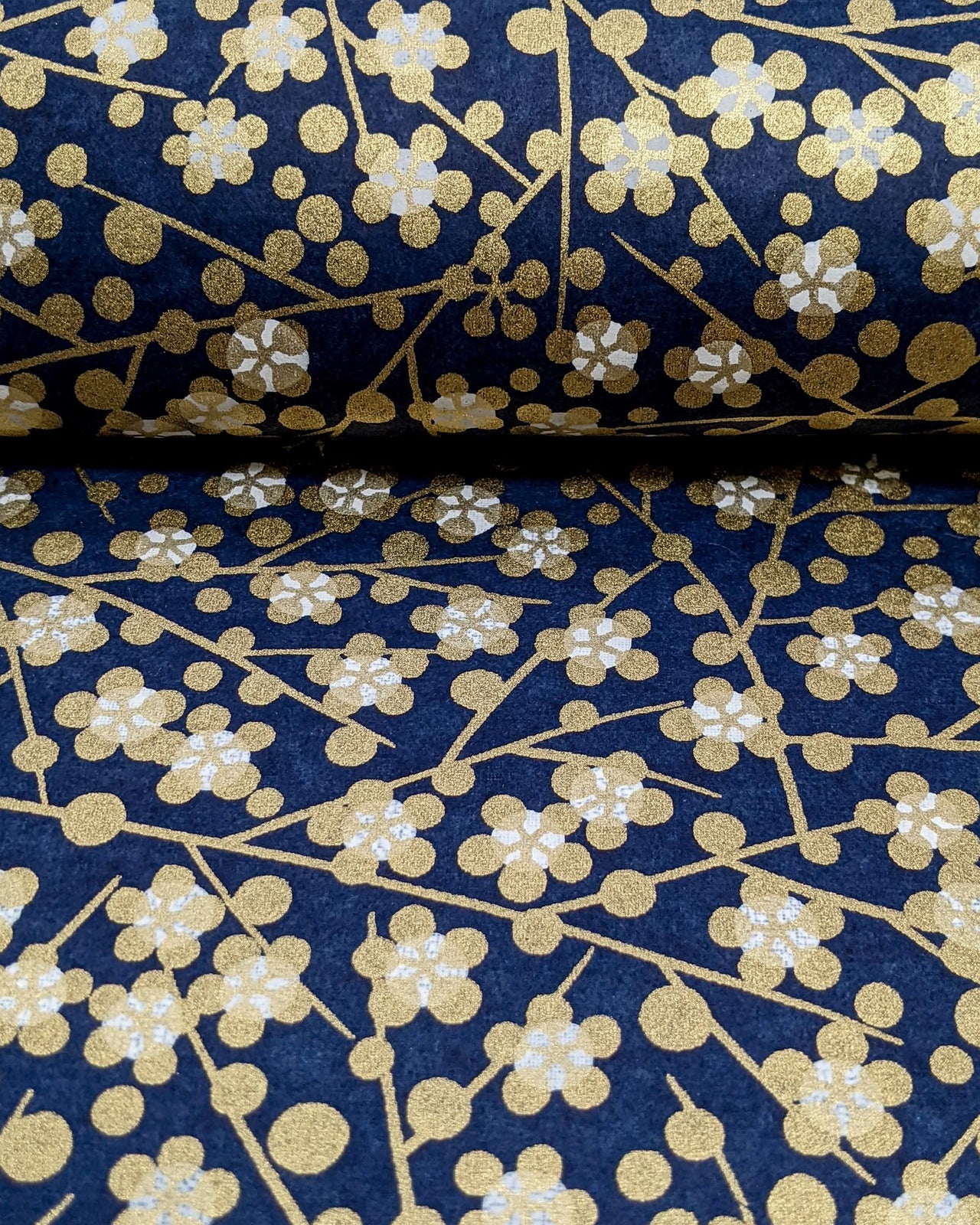 0962 Gold & White Round Blossoms on Dark Blue